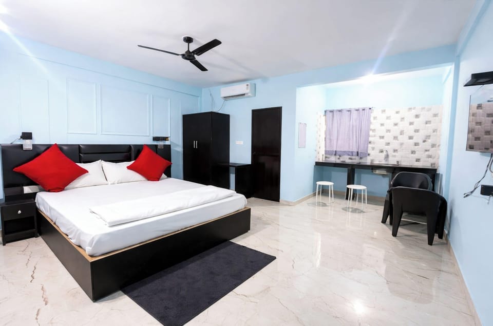 Standard Double Room, Air conditioning | Hypo-allergenic bedding, desk, soundproofing, free WiFi