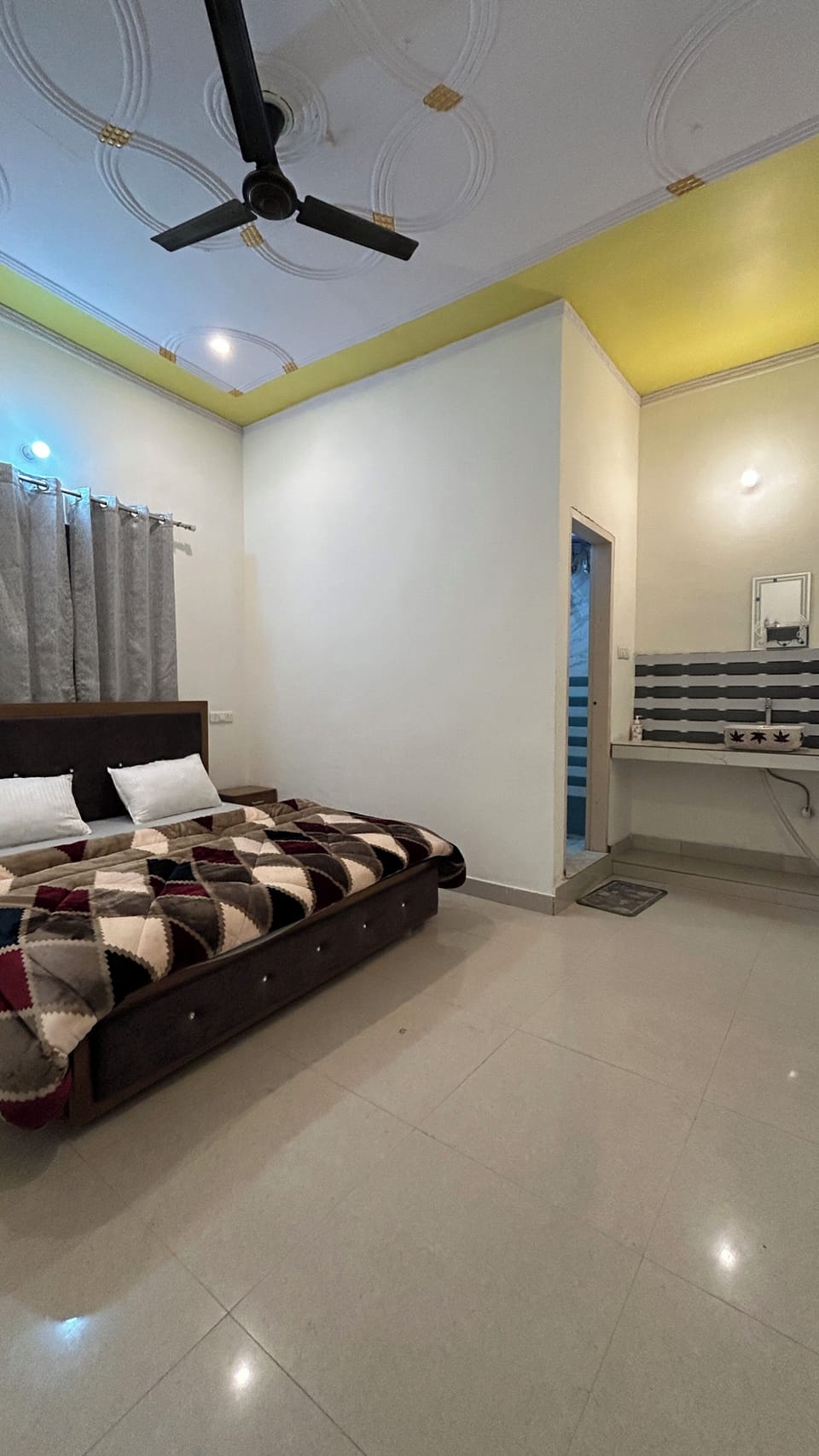 Deluxe Double or Twin Room, Balcony, Mountain View