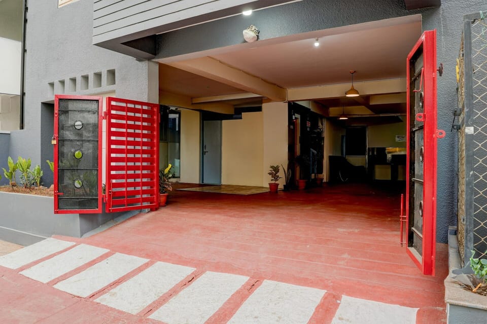 House | Reception
