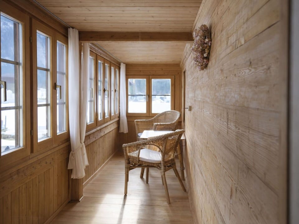 Wood, Flooring, Floor, Wood Flooring, Interior Design, Home, Hardwood, Ceiling, Plank, Wood Stain