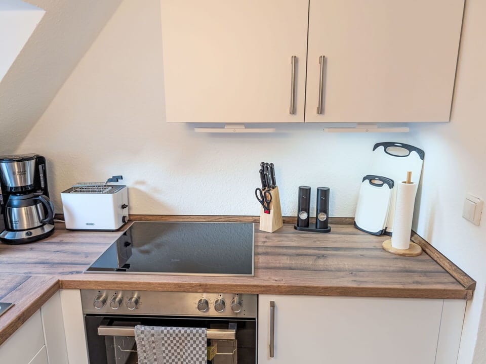 Kitchen Appliance, Kitchen, Countertop, Wood, Home Appliance, Furniture, Flooring, Cabinetry, Major Appliance, Interior Design