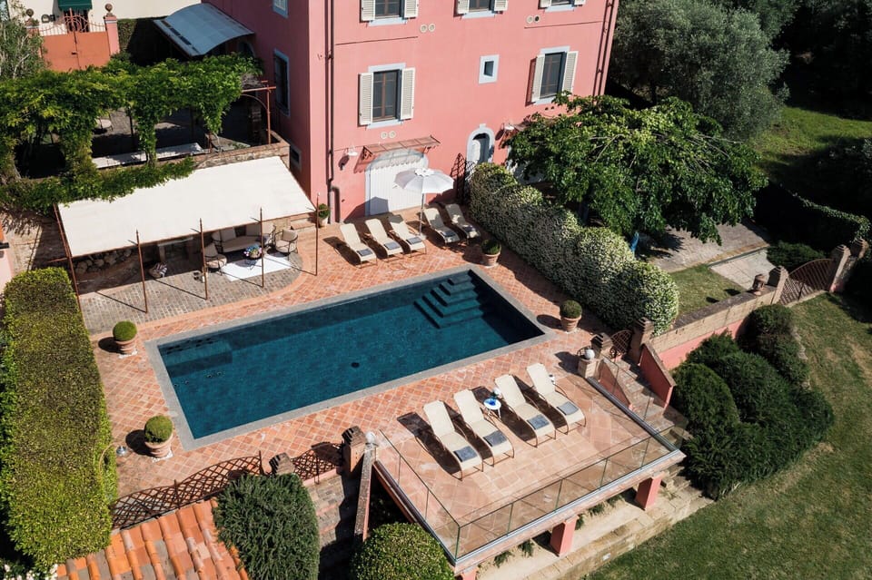 Balcony / Terrace / Patio, Building Exterior, Outdoor, Pool