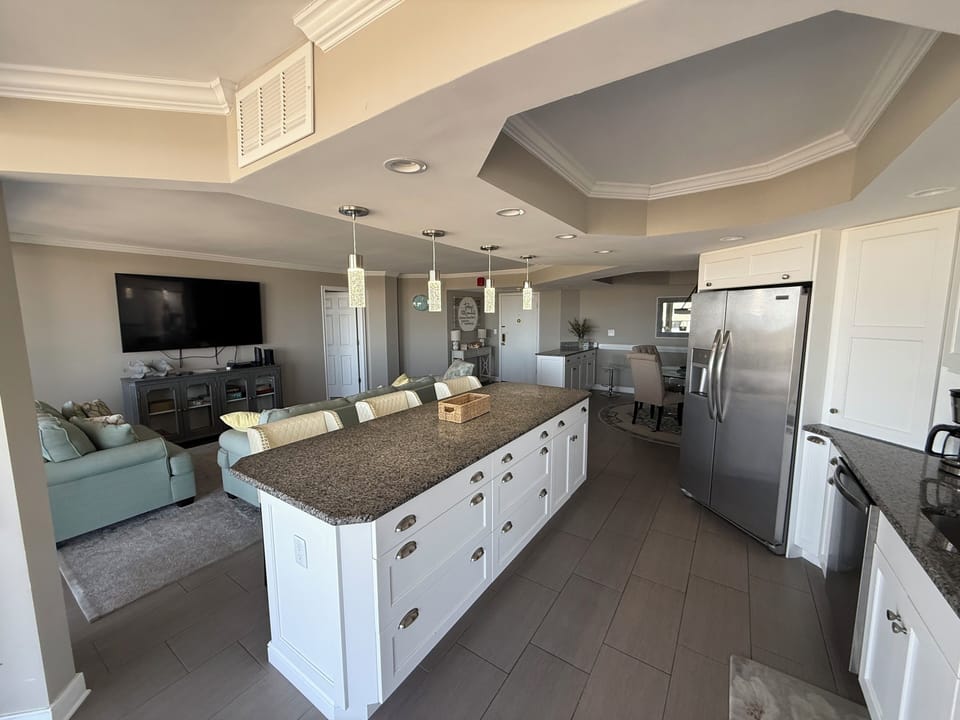 Large island for entertaining guests
