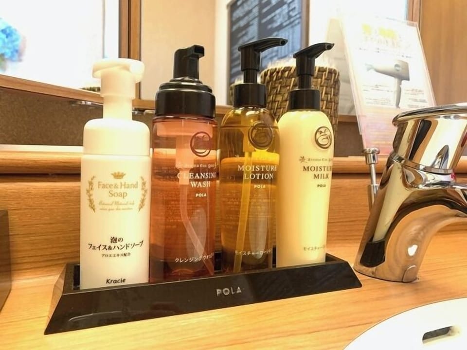 Bathroom amenities