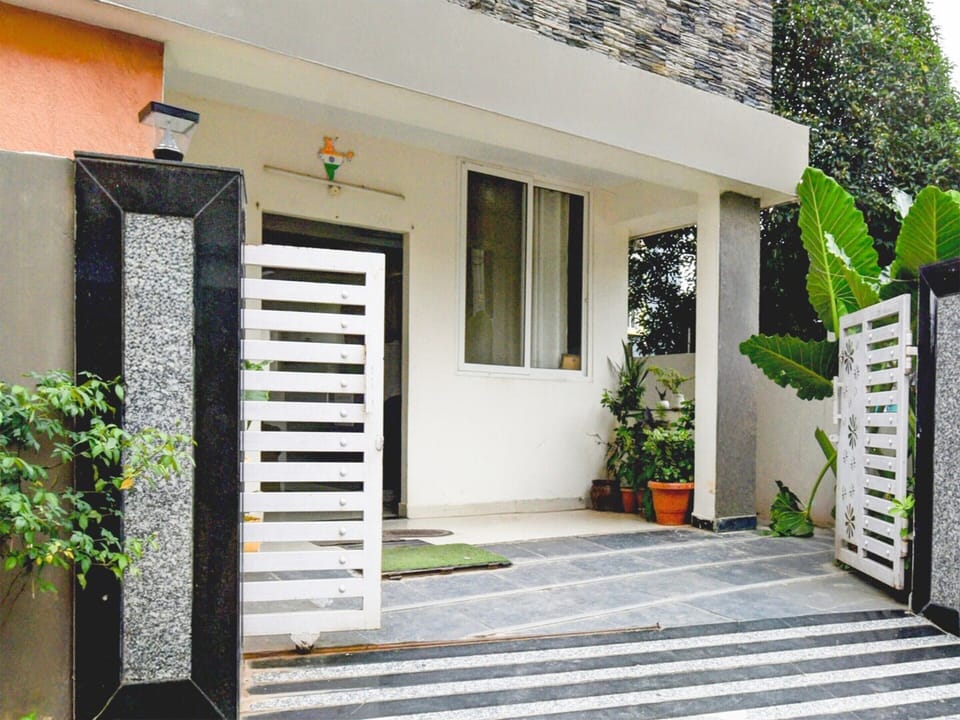 House | Reception