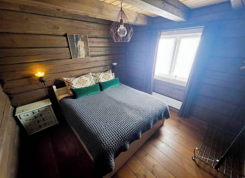Solberglia 380 - Sauna, Hot Tub and Fireplace Cabin in Innlandet