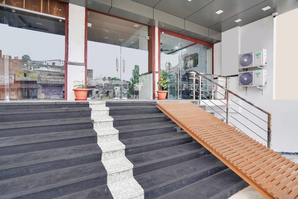 House | Reception
