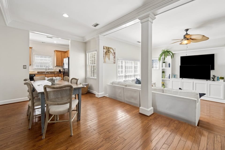 Villa, 3 Bedrooms | Dining