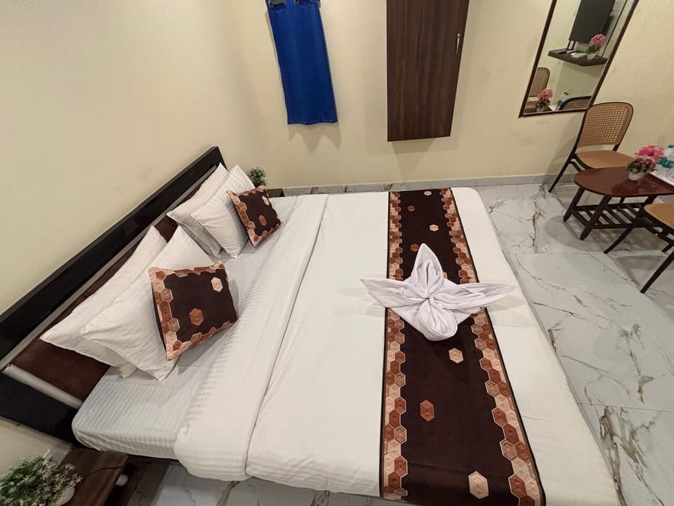 Deluxe Double Room | Desk, laptop workspace, WiFi (free)