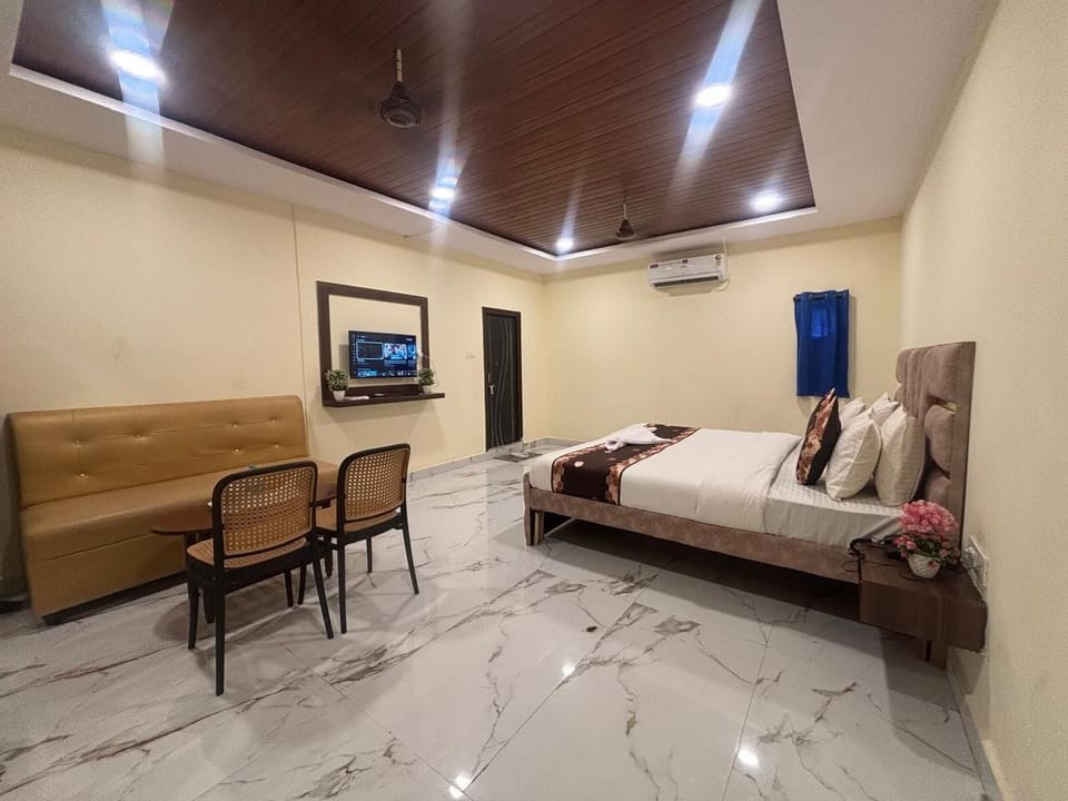 Deluxe Double Room | Desk, laptop workspace, WiFi (free)