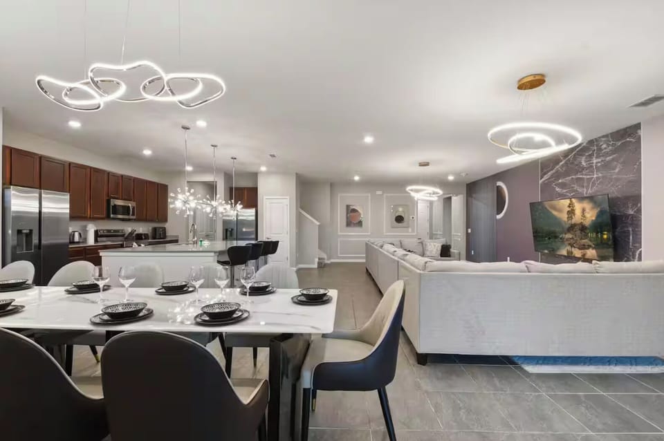 Incredibly large, spacious and luxurious open concept 