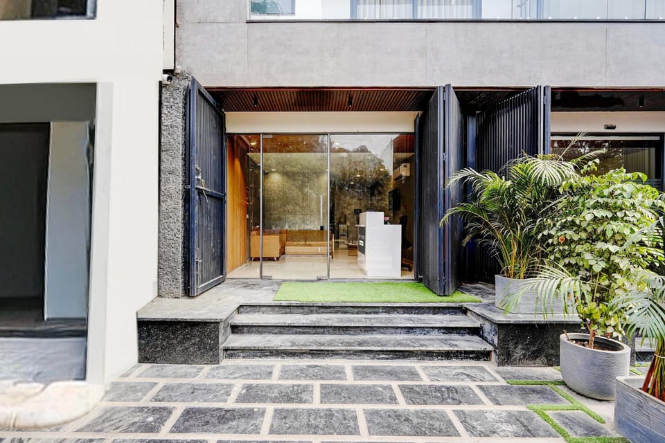 House | Reception