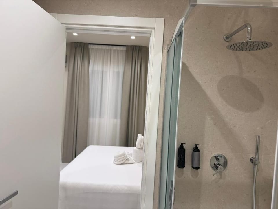Luxury Double Room | Bathroom | Bidet