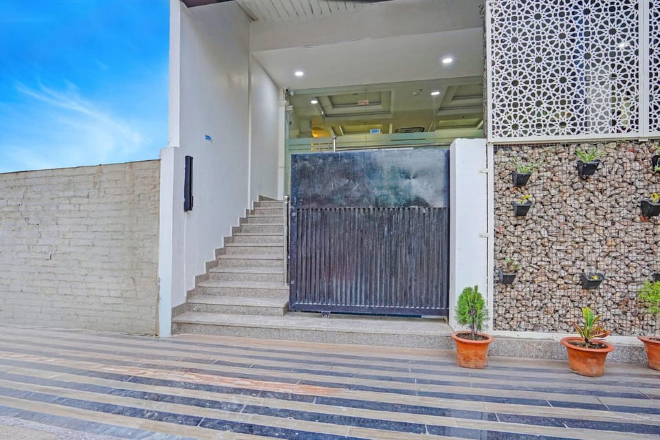 House | Reception