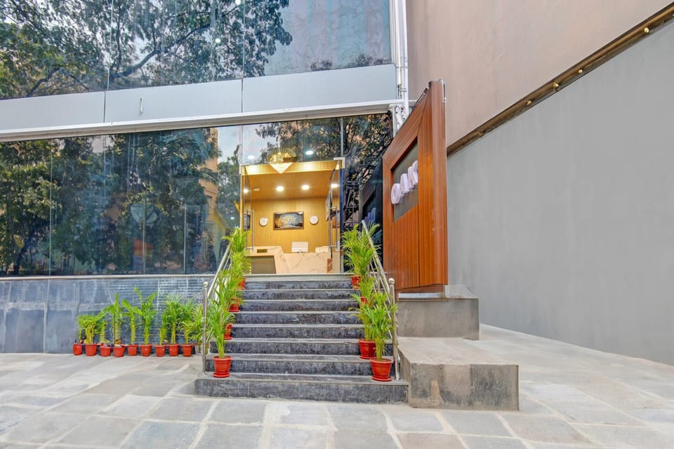House | Reception