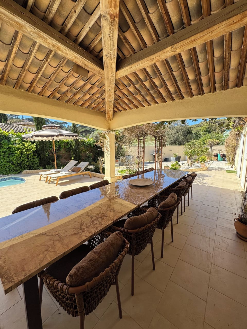 Outdoor dining