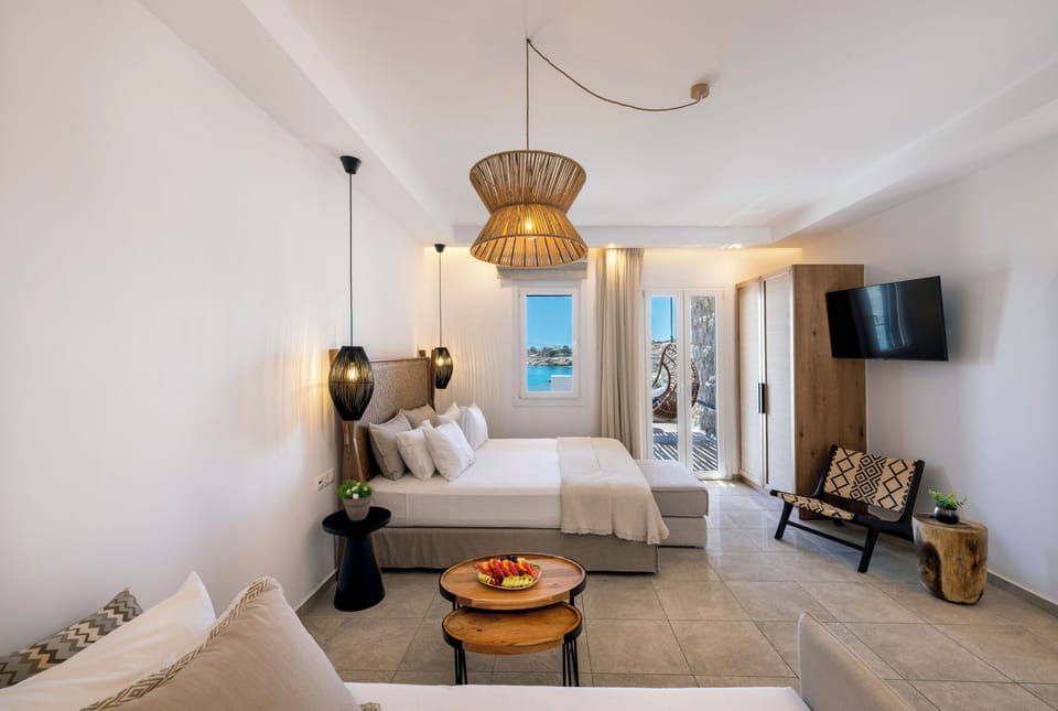 Executive Suite with Private Pool Sea View Private Terrace and Spa Bath | Living area | Flat-screen TV