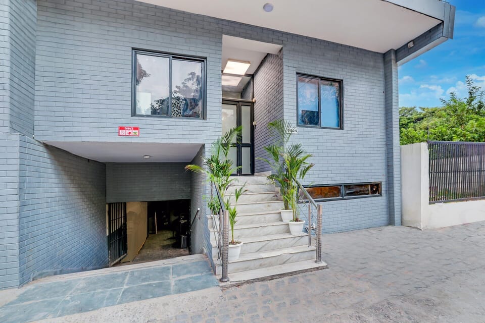 House | Reception