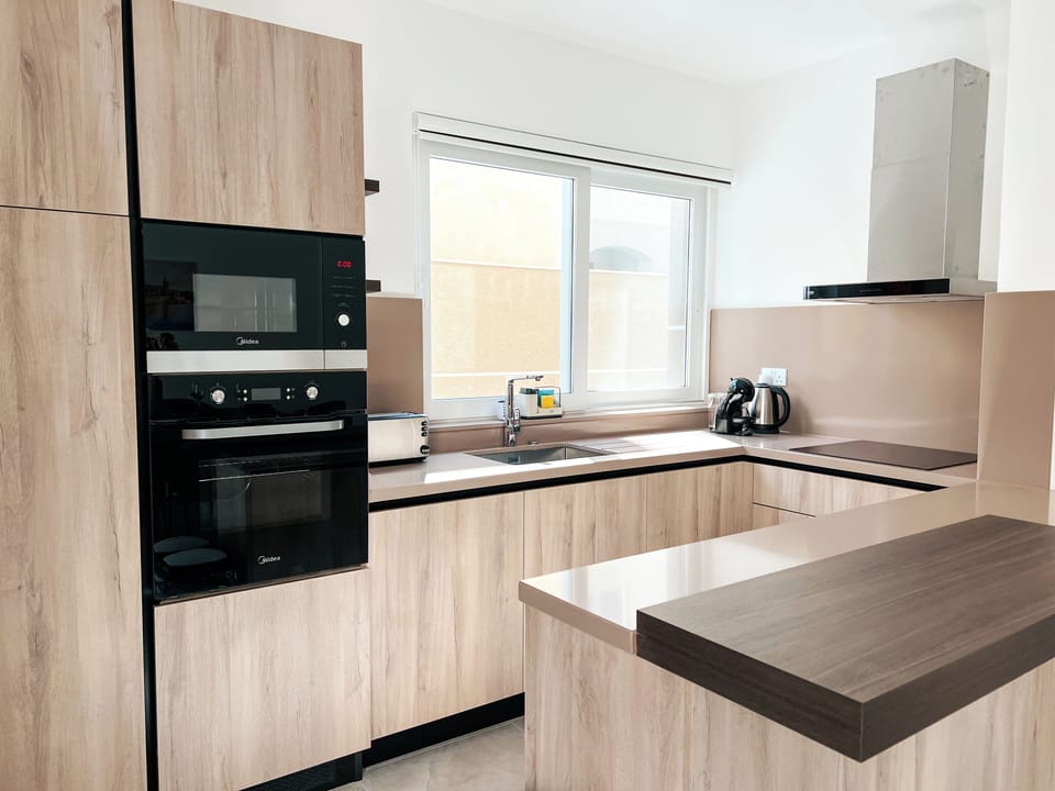 Villa, City View, Poolside | Private kitchen | Fridge, microwave, oven, stovetop