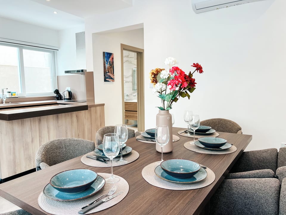 Villa, City View, Poolside | Dining