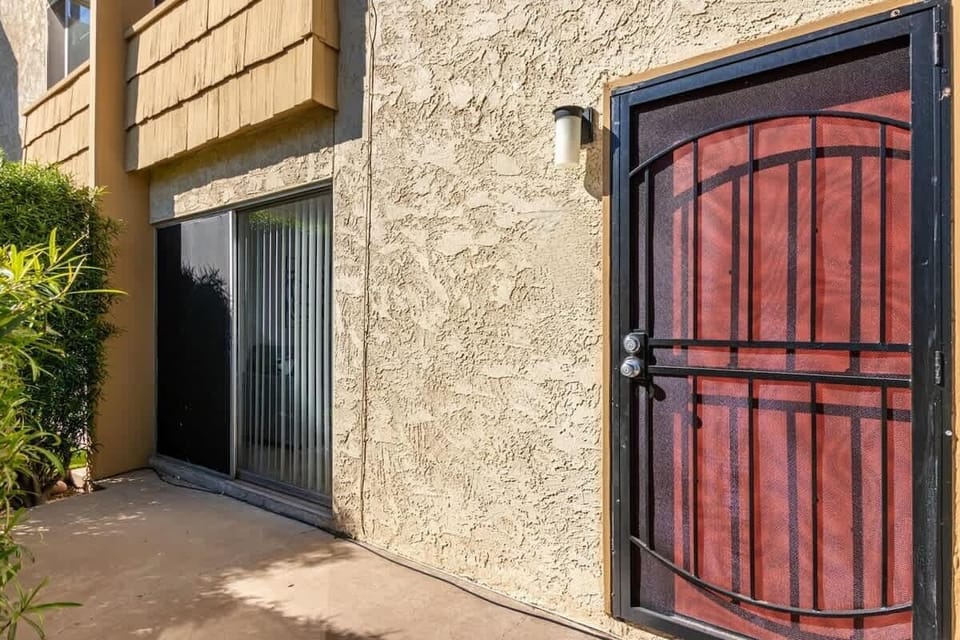 Experience the charm of this townhome's welcoming and well-maintained exterior.