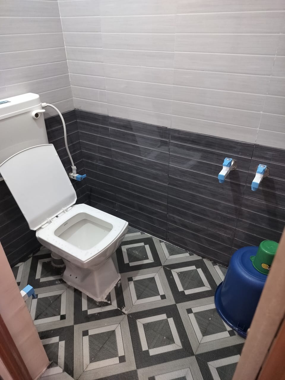 Classic Double Room, Balcony, Mountain View | Bathroom | Towels
