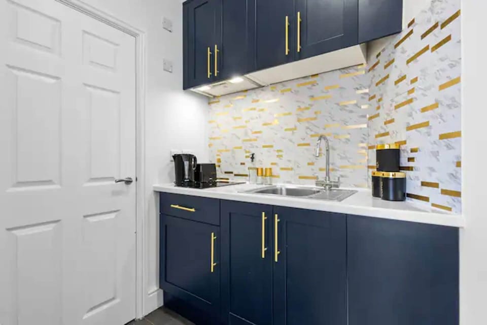 Deluxe Studio Suite | Private kitchen