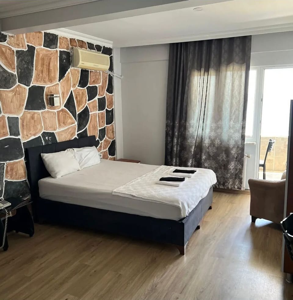 Double Room, Beach View | Desk, WiFi (free)