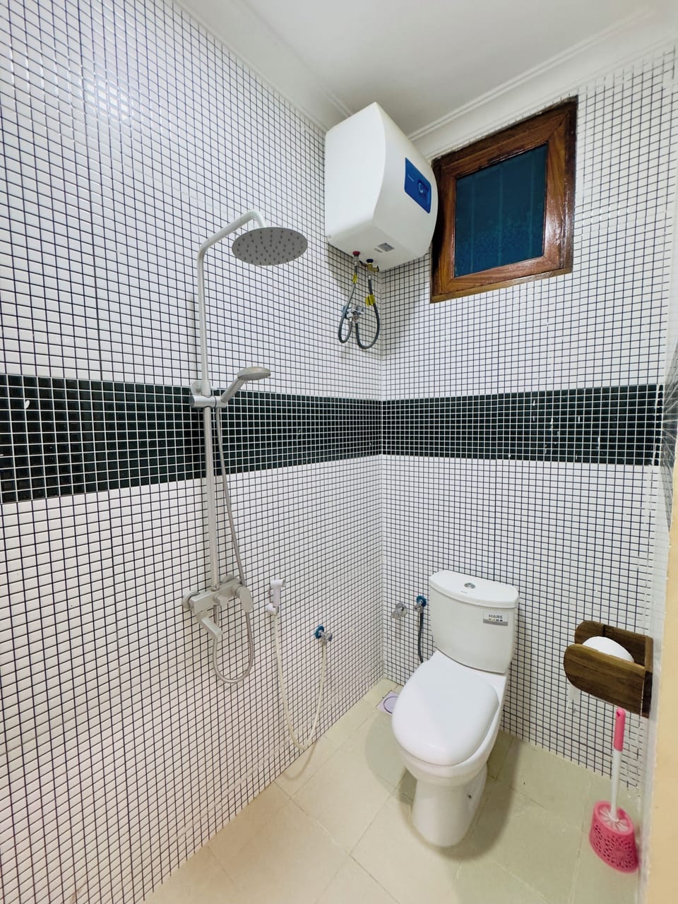 Room | Bathroom | Slippers, bidet, towels, soap