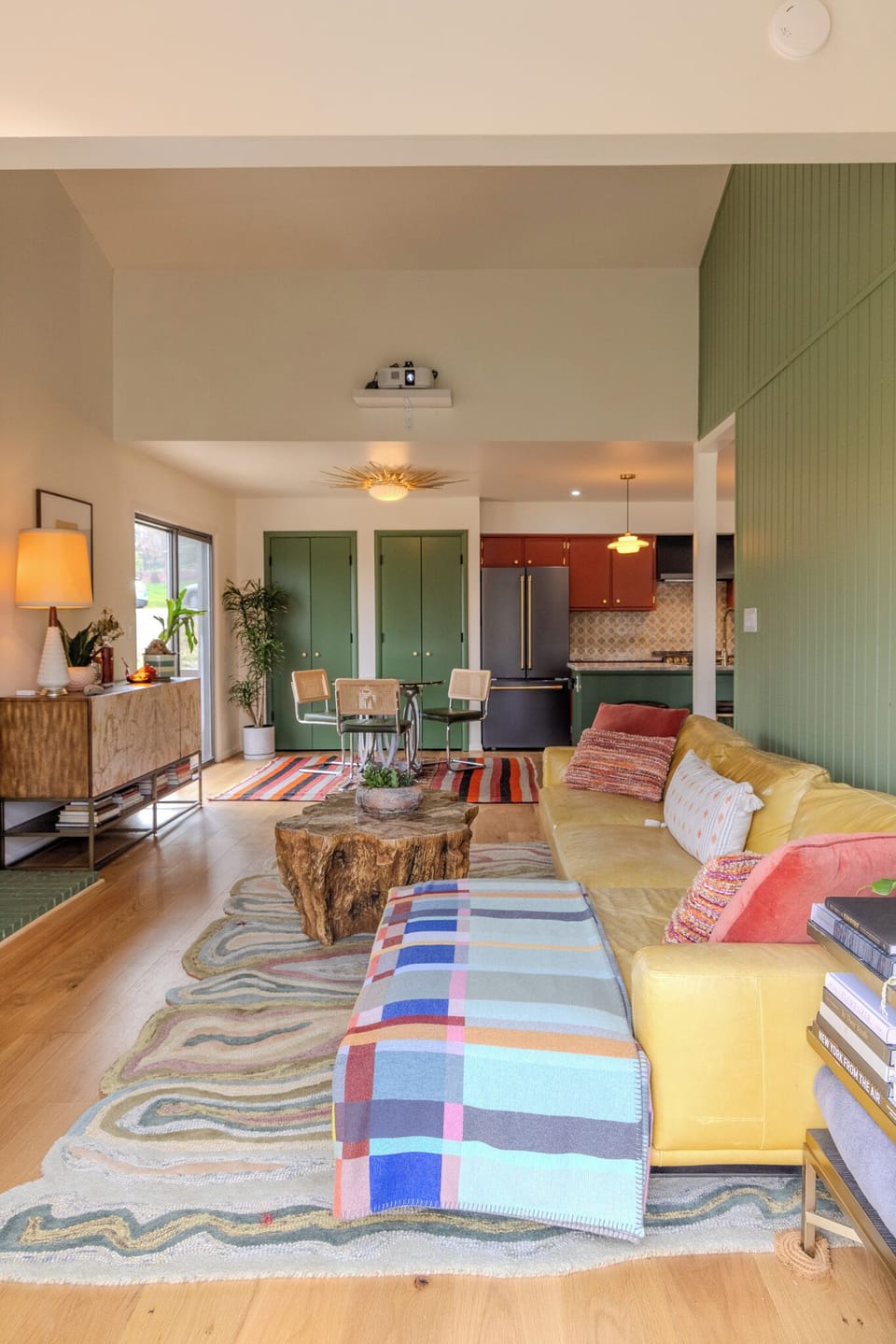 Family Room, Kitchen Table
