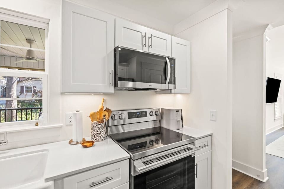 Bright and inviting kitchen