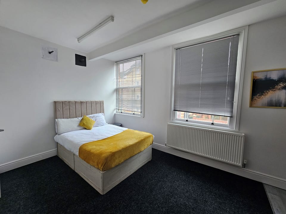 Deluxe Studio Suite | Iron/ironing board