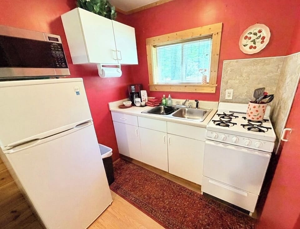 Cabin 2 Kitchen
