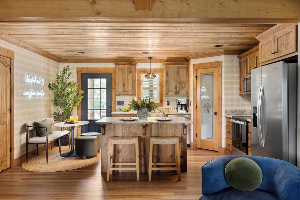 A chef’s kitchen with a mountain soul, where modern design meets warm, natural textures.
