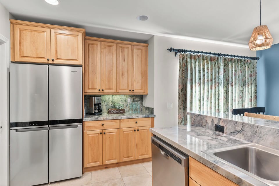 A fully equipped kitchen designed with both style and functionality in mind, offering everything you need to prepare meals with ease. Bright, spacious, and thoughtfully laid out for a seamless cooking experience.