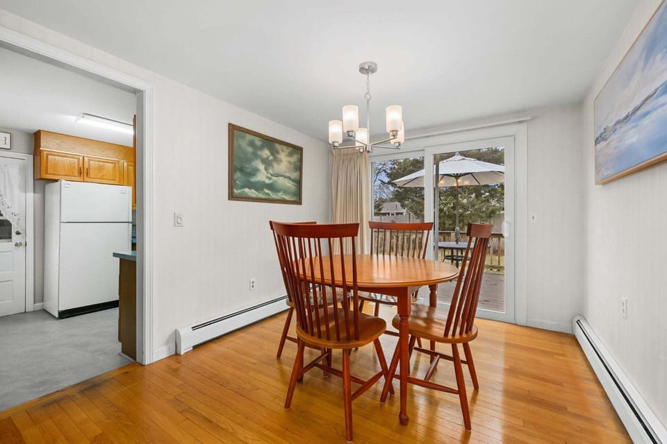 Dining area flows into kitchen
