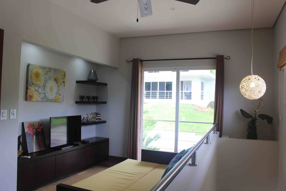 House, 2 Bedrooms, Balcony | Living room