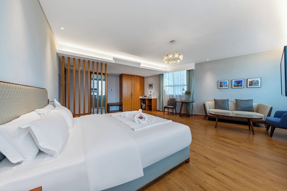 Superior Double Room Single Use, Park View | Desk, WiFi (free)