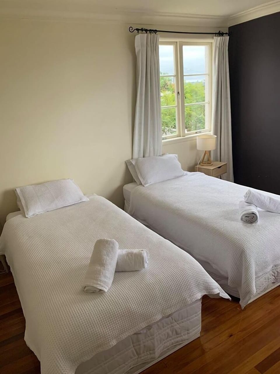 Twin Room, Balcony, City View (Karekare) | Free WiFi, bed sheets