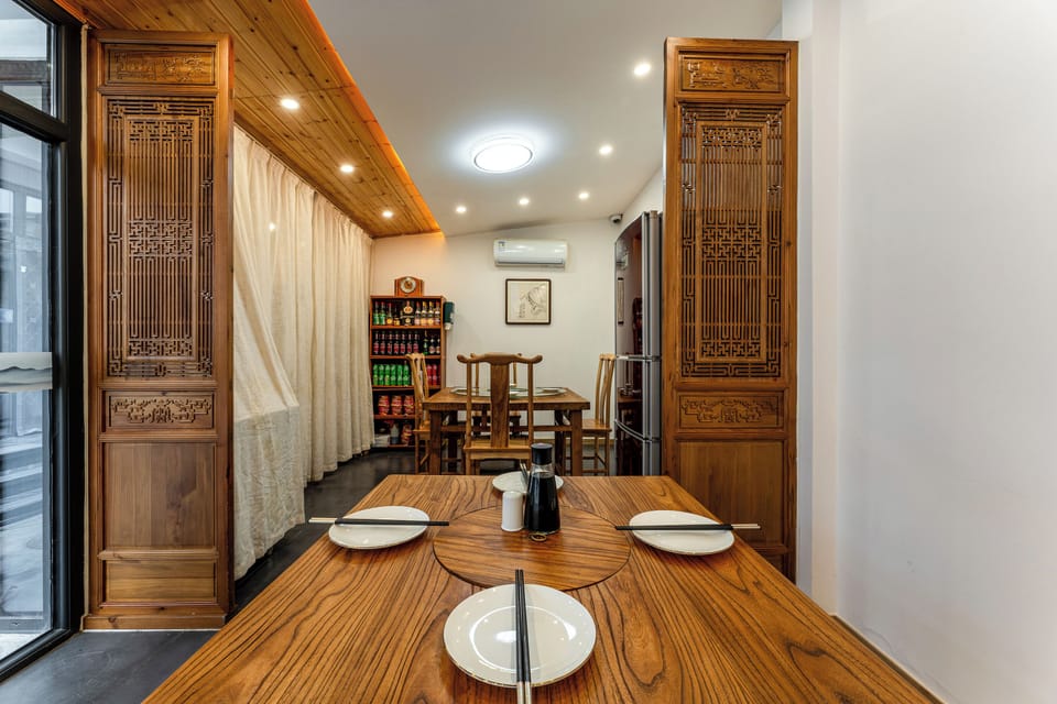 Blackout drapes, soundproofing, WiFi (free)