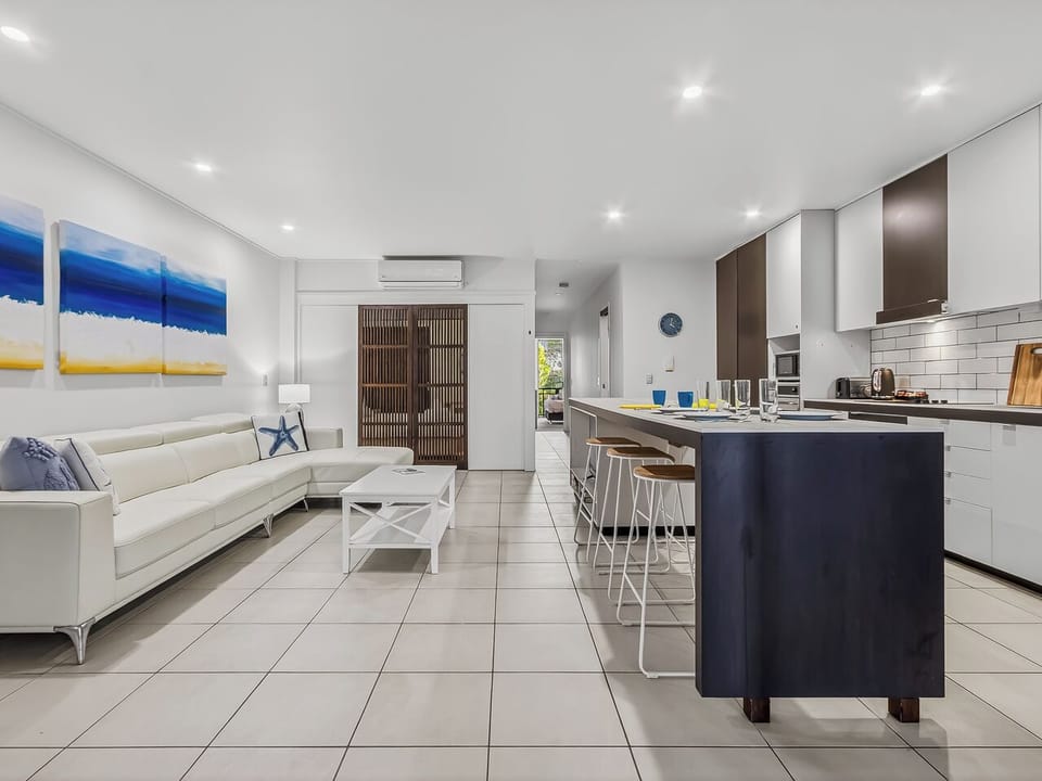 Apartment, 3 Bedrooms | Living area