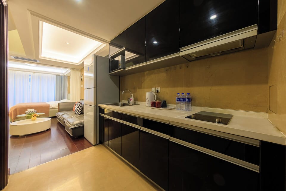 Elite Triple Room, City View | Private kitchen