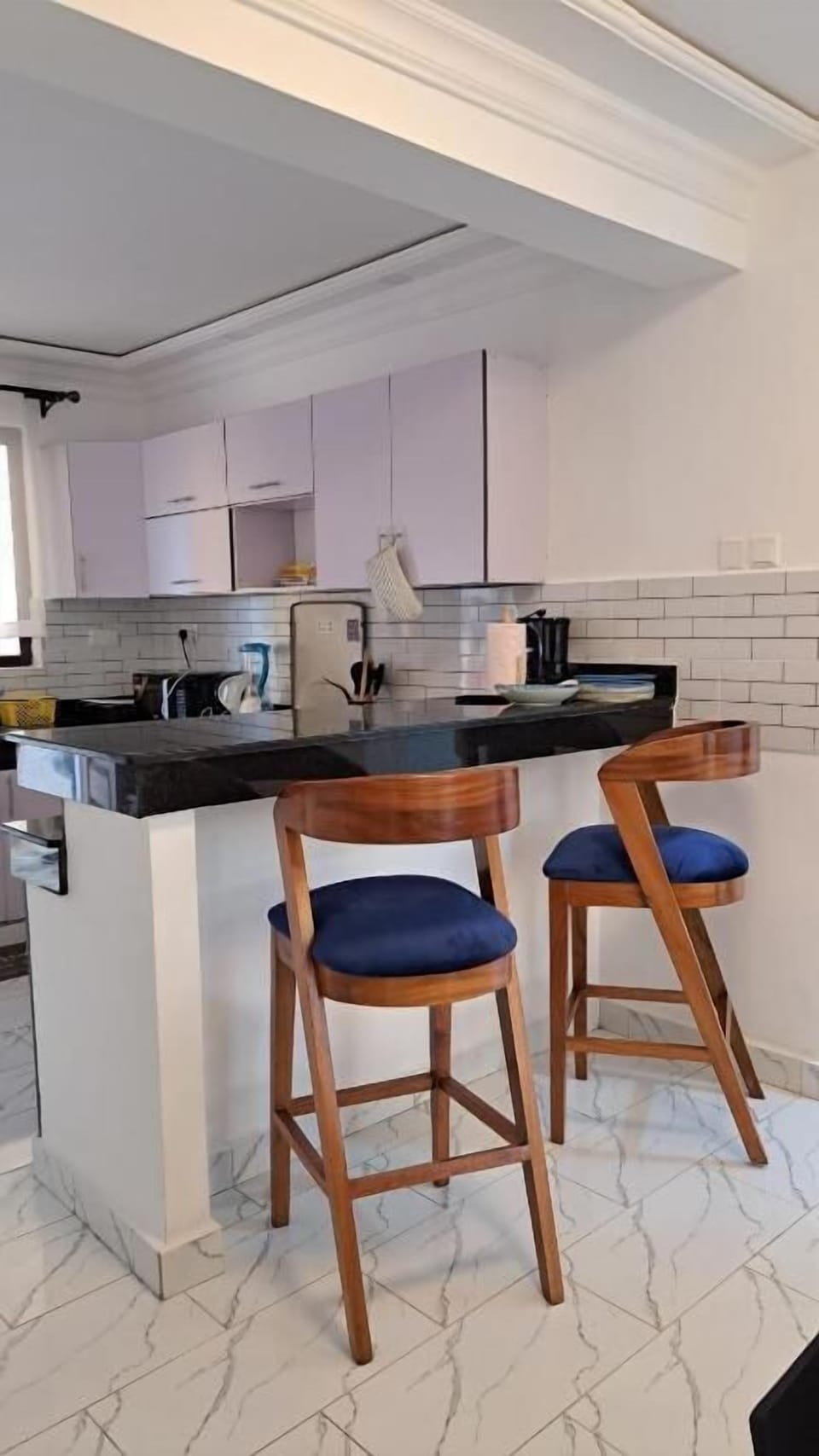 Fridge, microwave, stovetop, cookware/dishes/utensils
