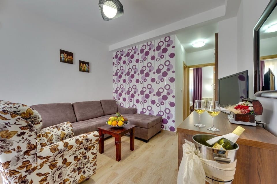Standard Quadruple Room, 2 Bedrooms, Courtyard View | Desk, laptop workspace, free WiFi