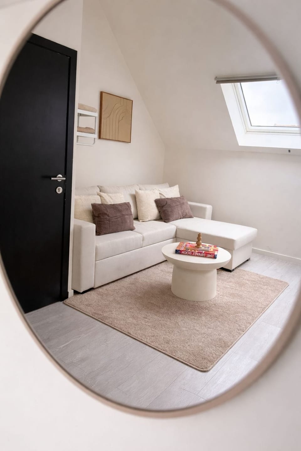 Basic Apartment | Iron/ironing board (on request), WiFi (free)