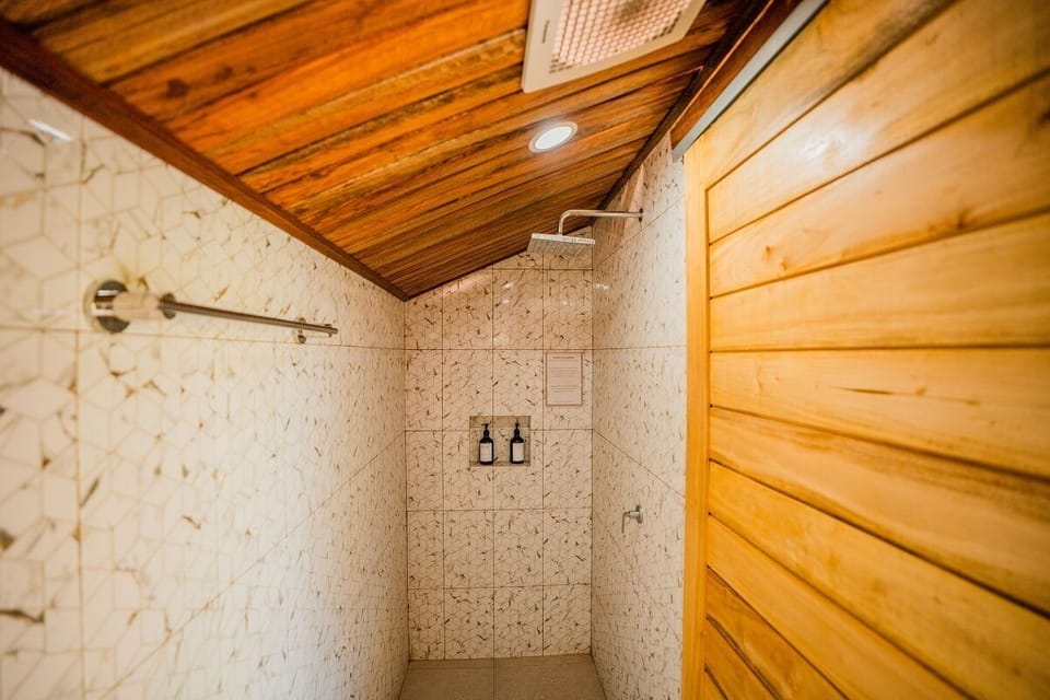 Standard Room, Garden View | Bathroom