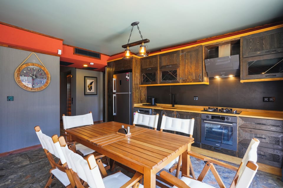 Villa, 3 Bedrooms, Garden View | Dining