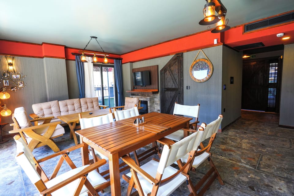 Villa, 3 Bedrooms, Garden View | Dining