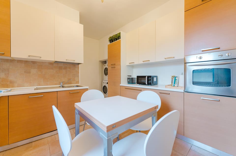 Premium Apartment | Private kitchen | Fridge, microwave, oven, stovetop