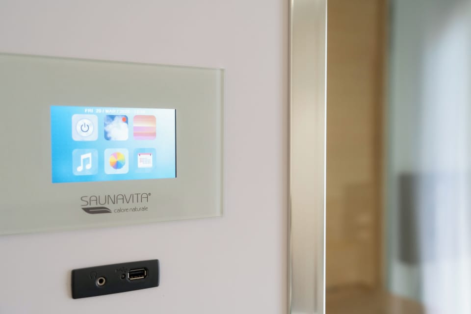 Royal Room | In-room safe, free WiFi, bed sheets